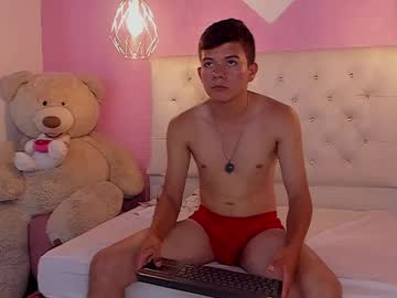 See Andyfame11 online Now @ fap.pw