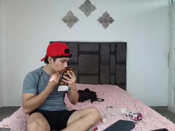 See Noahjhoness online Now @ fap.pw