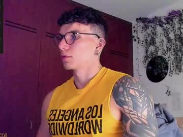 See Thomas_fuckboy online Now @ fap.pw
