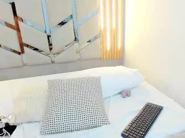 See Victoriamoon_01 online Now @ fap.pw